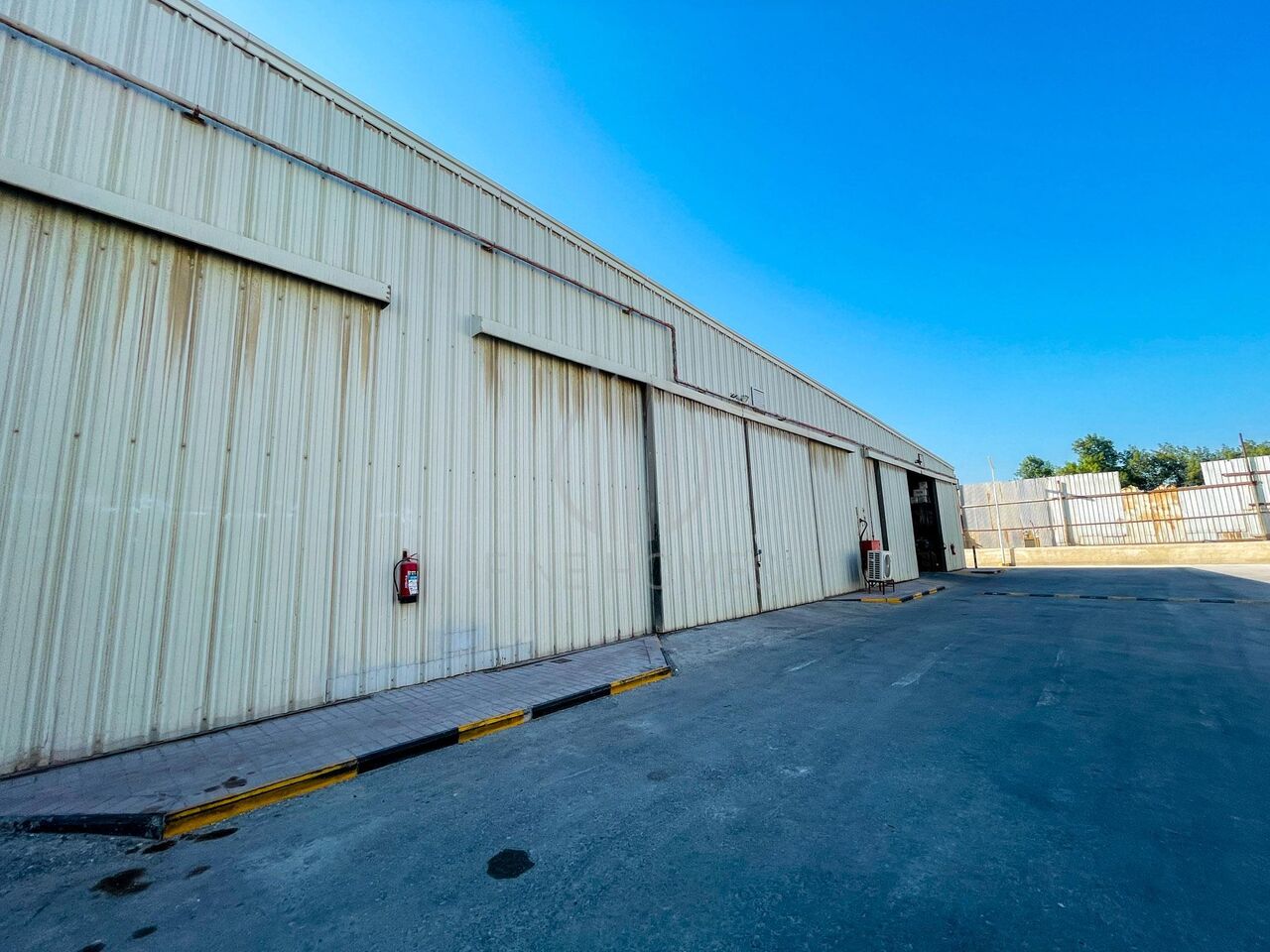 Sitra, Warehouses, BHD 600,  330SQM 600BD | STORAGE | COMPOUND WITH SECURITY