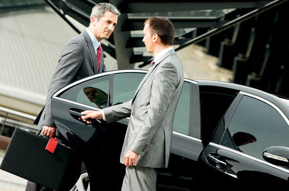 Birmingham, Travel, Manchester Airport Chauffeurs &ndash; Travel In Comfort & Style