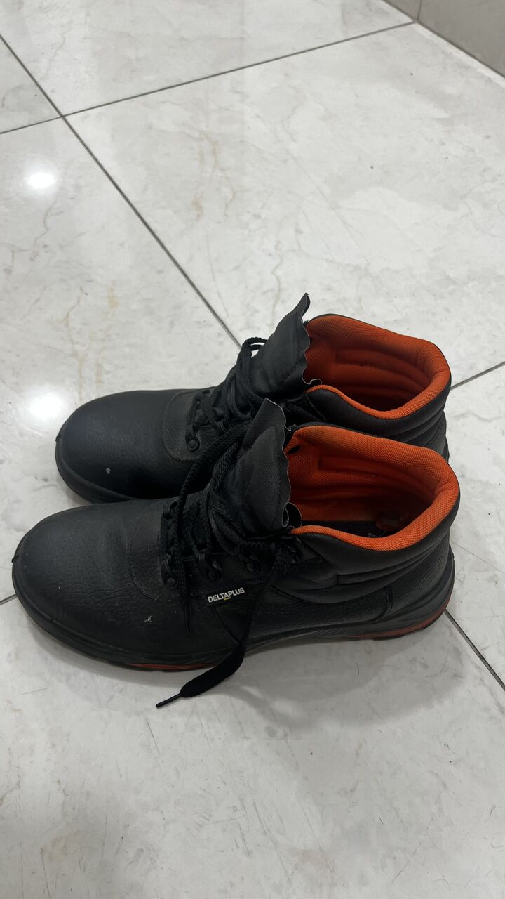 Adliya, Clothing & Accessories, BHD 15,  Safety Shoe Rarely Used Size 8/42