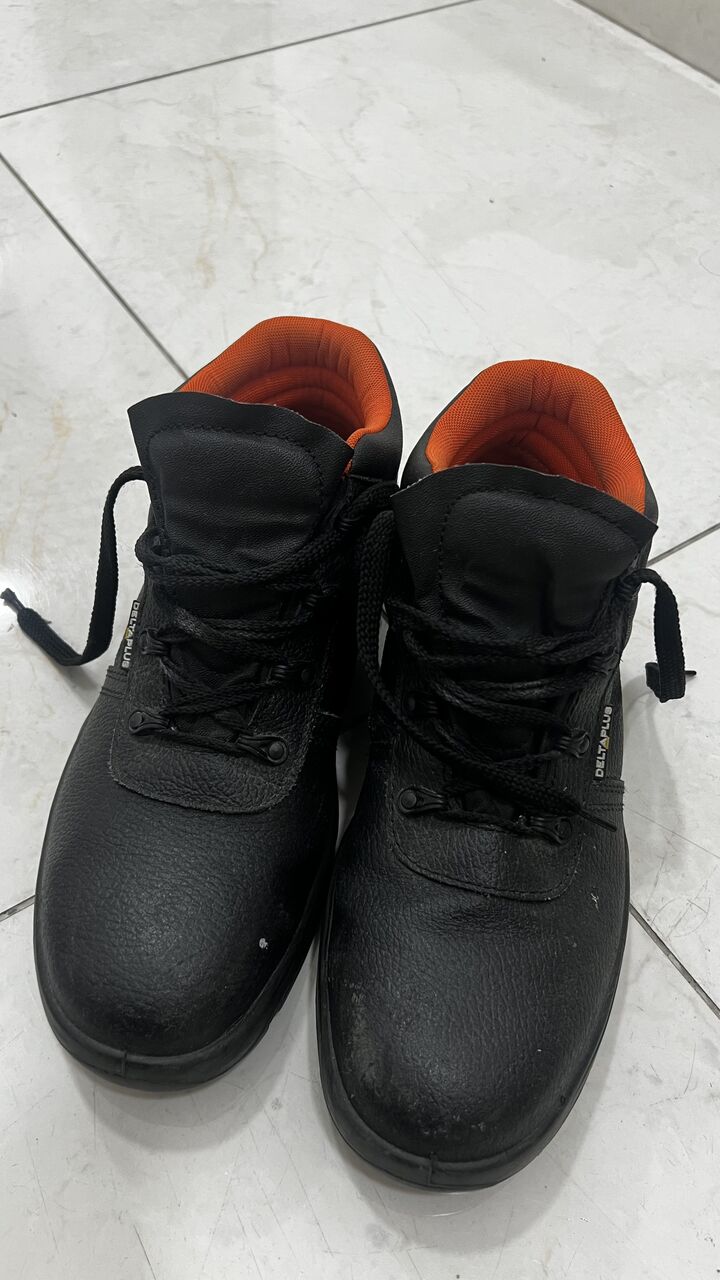 Adliya, Clothing & Accessories, BHD 15,  Safety Shoe Rarely Used Size 8/42
