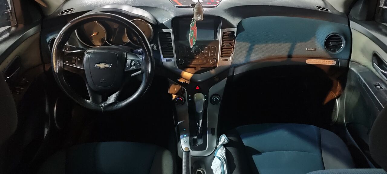Riyadh, Vehicles, Cars & Trucks , SAR 12000,  Chevrolet Cruze LS,  2010,  Automatic,  170000 KM,    4 Cylinder  Low Fuel Consumption شفروليه كروز أوتوماتيك