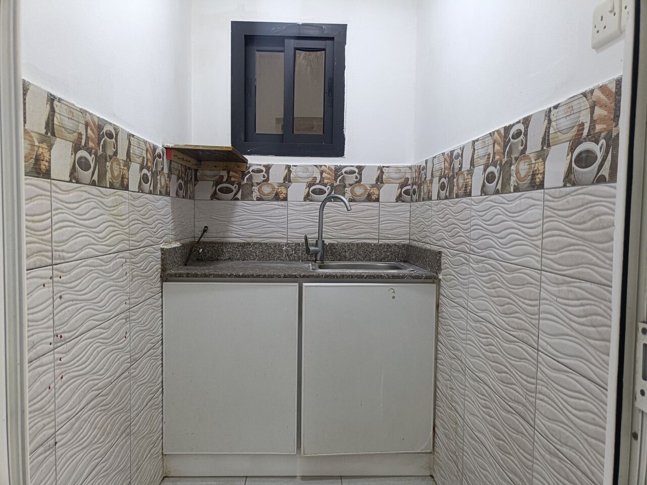 Zinj, Apartments, Flats, Houses & Villas, BHD 150/month,  Studio,  80 Sq. Meter,  Semi Furnished Studio Flat With Unlimited Ewa