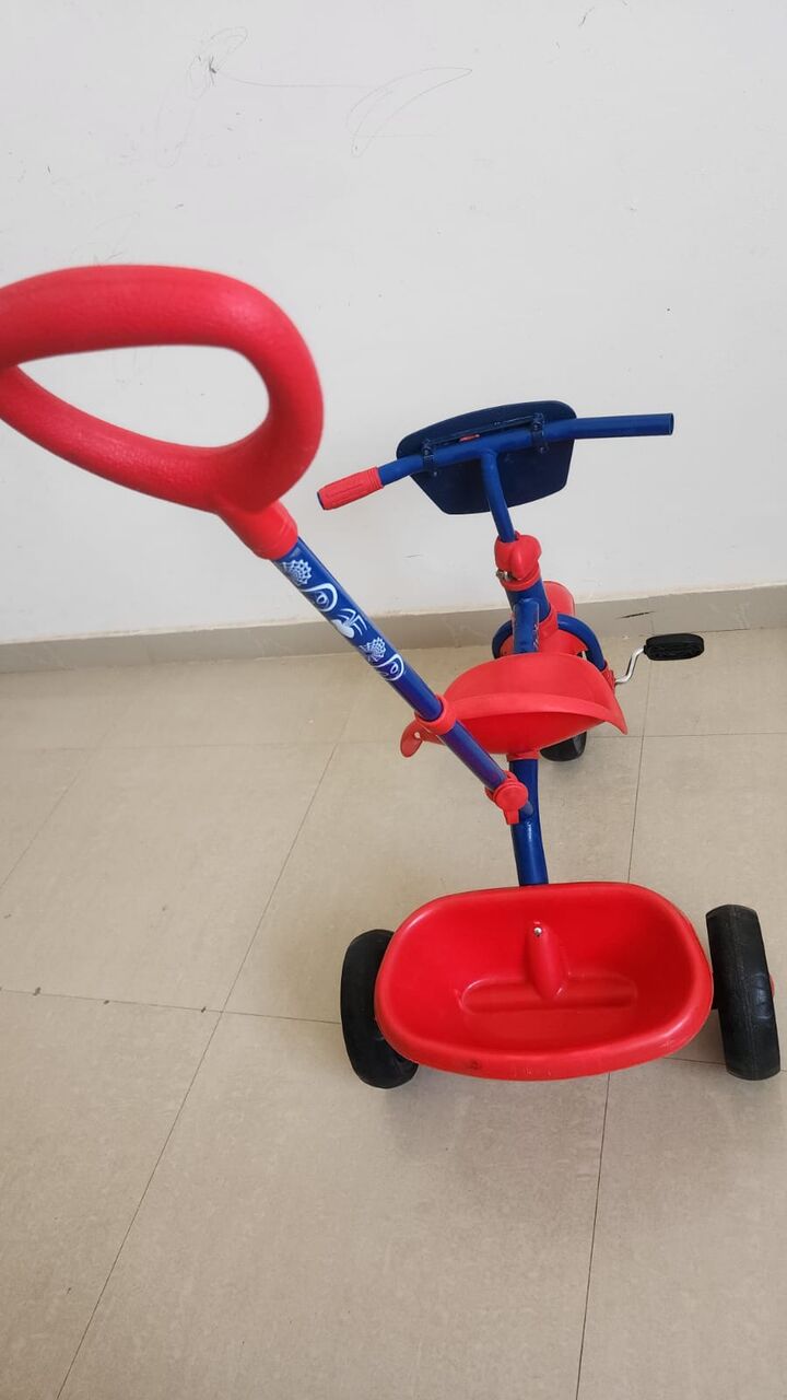 Riyadh, Baby & Kid Stuff, SAR 165,  Spider-Man Kids Tricycle With Parent Push Handle