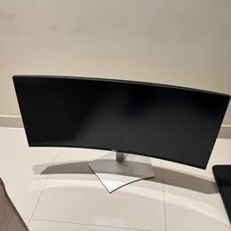 Umm Al Hamam, Electronics, SAR 400,  Dell Curved Monitor 34 Inch