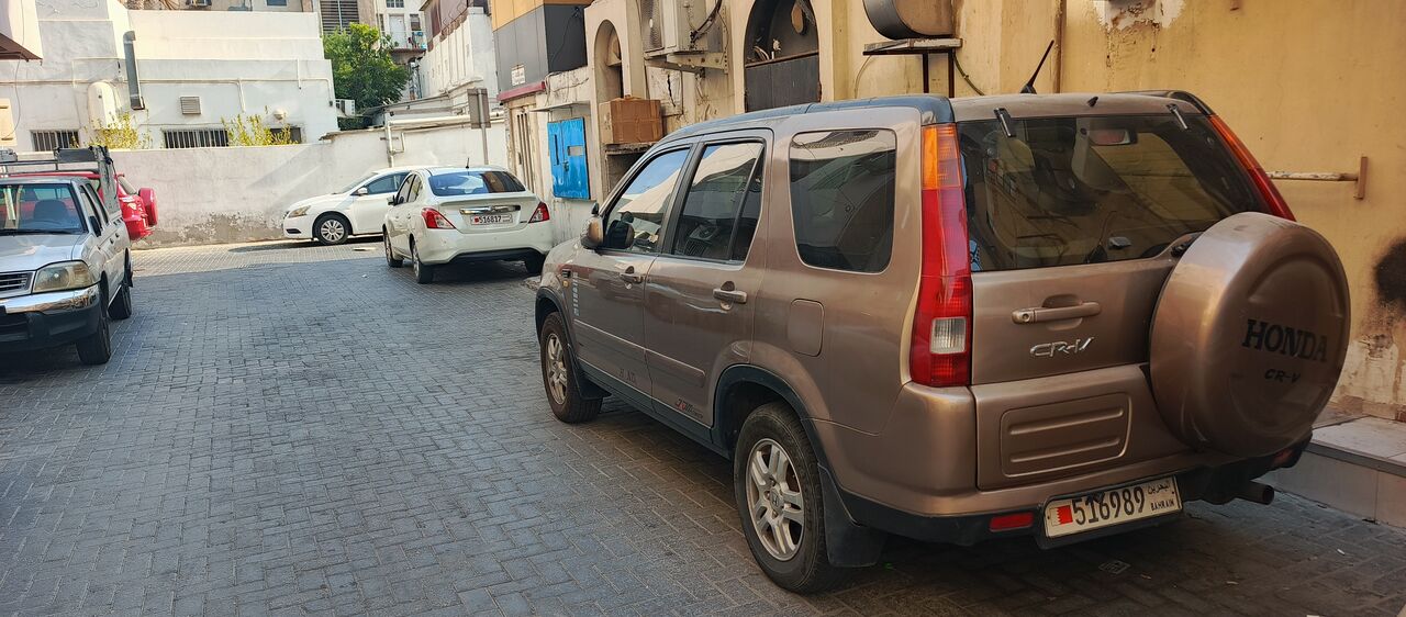 Manama, Vehicles, Cars & Trucks , BHD 1050,  Honda CR-V,  2005,  Automatic,  200 KM,    Model For Sale