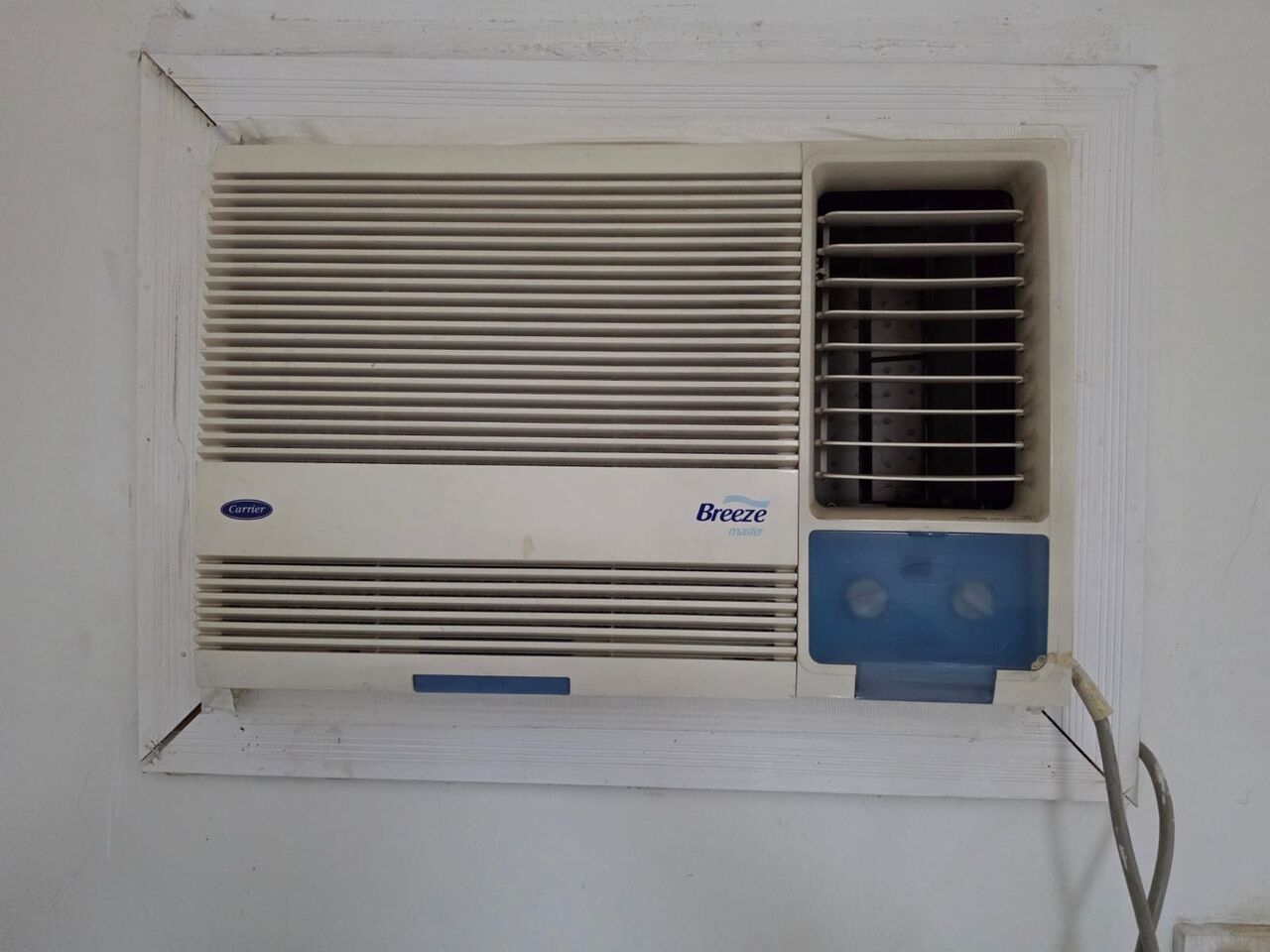 Jeddah, Air Conditioners, SAR 1,  Air Conditioner / 4 PIECE  Window AC