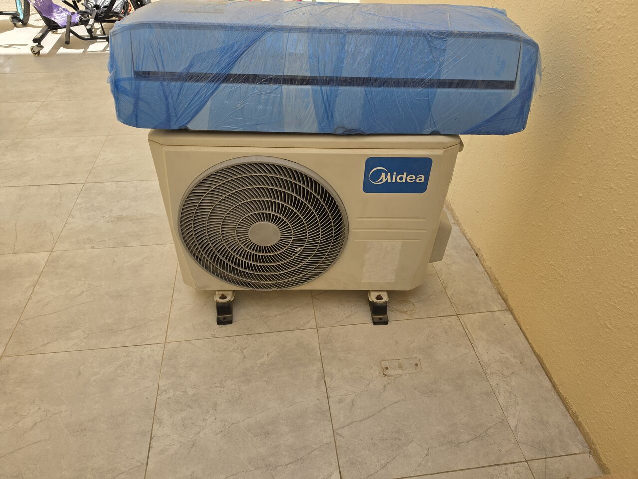 Al Nuzha, Air Conditioners, SAR 1000,  AC Media Olympus 12,400 BTU (11,800 BTU/h) (Hot/Cold Feature) Like A New