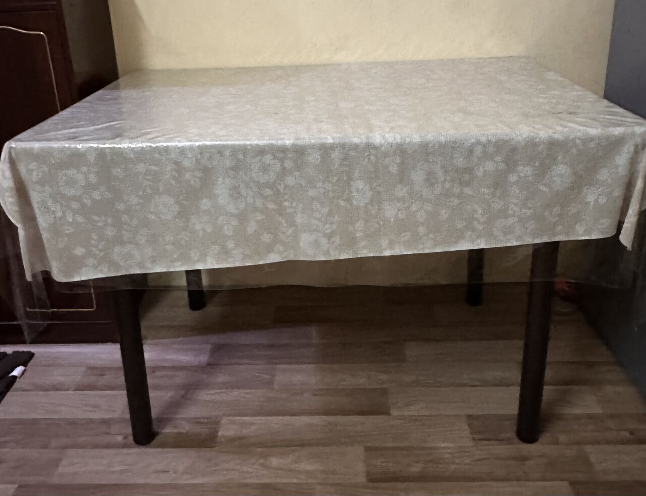 Riyadh, Household Items, SAR 150,  Dinning Table With Four Chairs For Sale