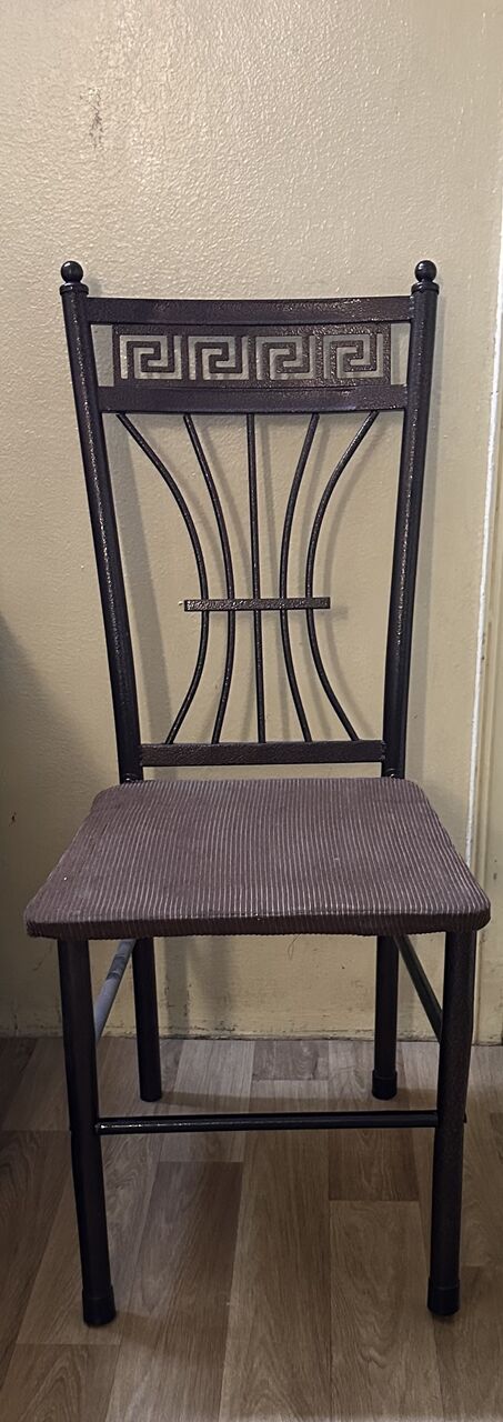 Riyadh, Household Items, SAR 150,  Dinning Table With Four Chairs For Sale