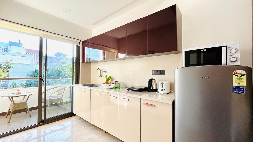 Gurgaon, Apartments, Flats, Houses & Villas, INR 4500/day,  Furnished,  Studio,  375 Sq. Meter,  Studio Apartment DLF Cyber City Gurgaon