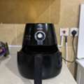 SAR 100,  Philips Air Fryer With Manual Temperature And Timer Controls.