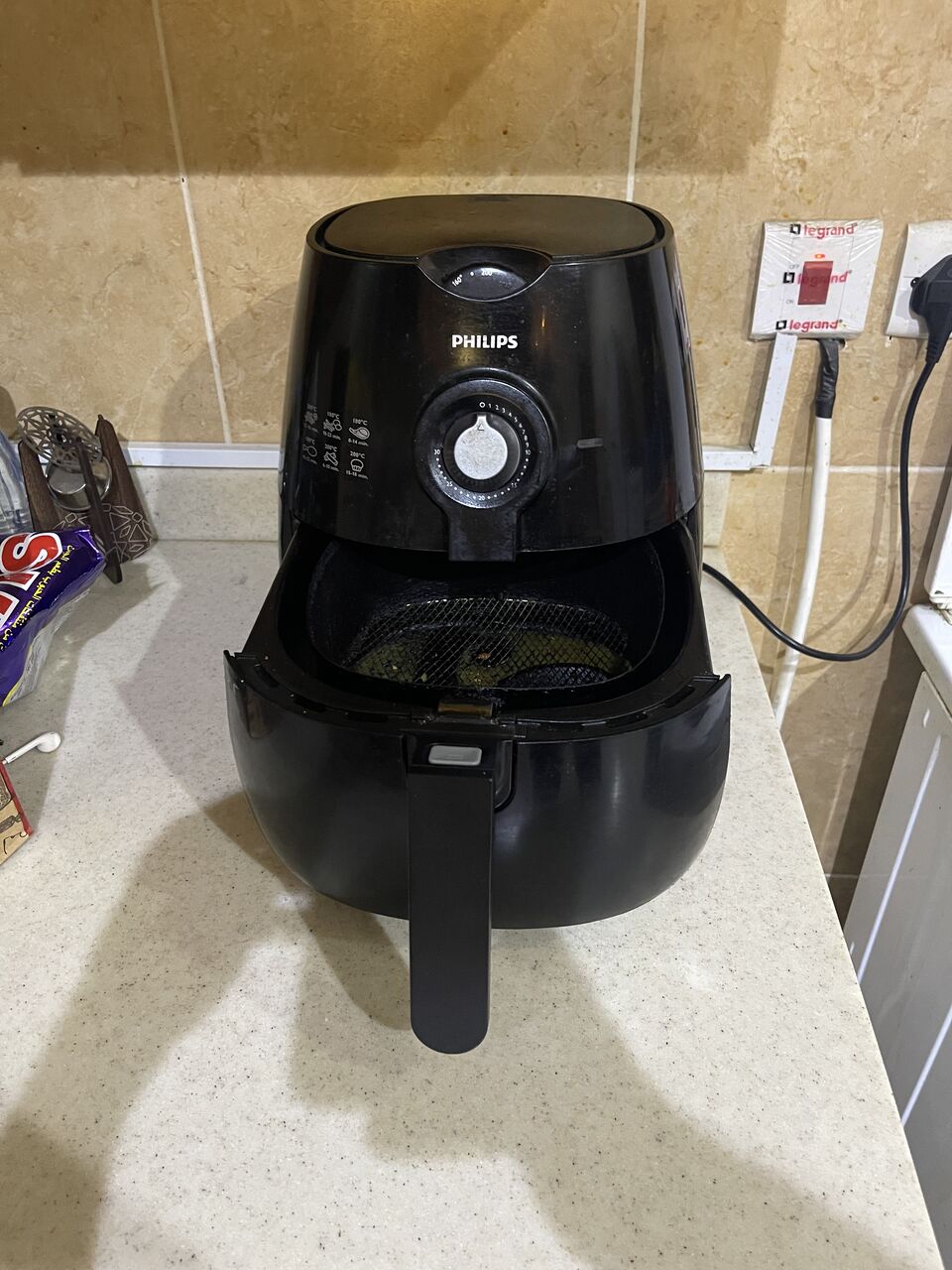 Riyadh, Appliances, SAR 100,  Philips Air Fryer With Manual Temperature And Timer Controls.