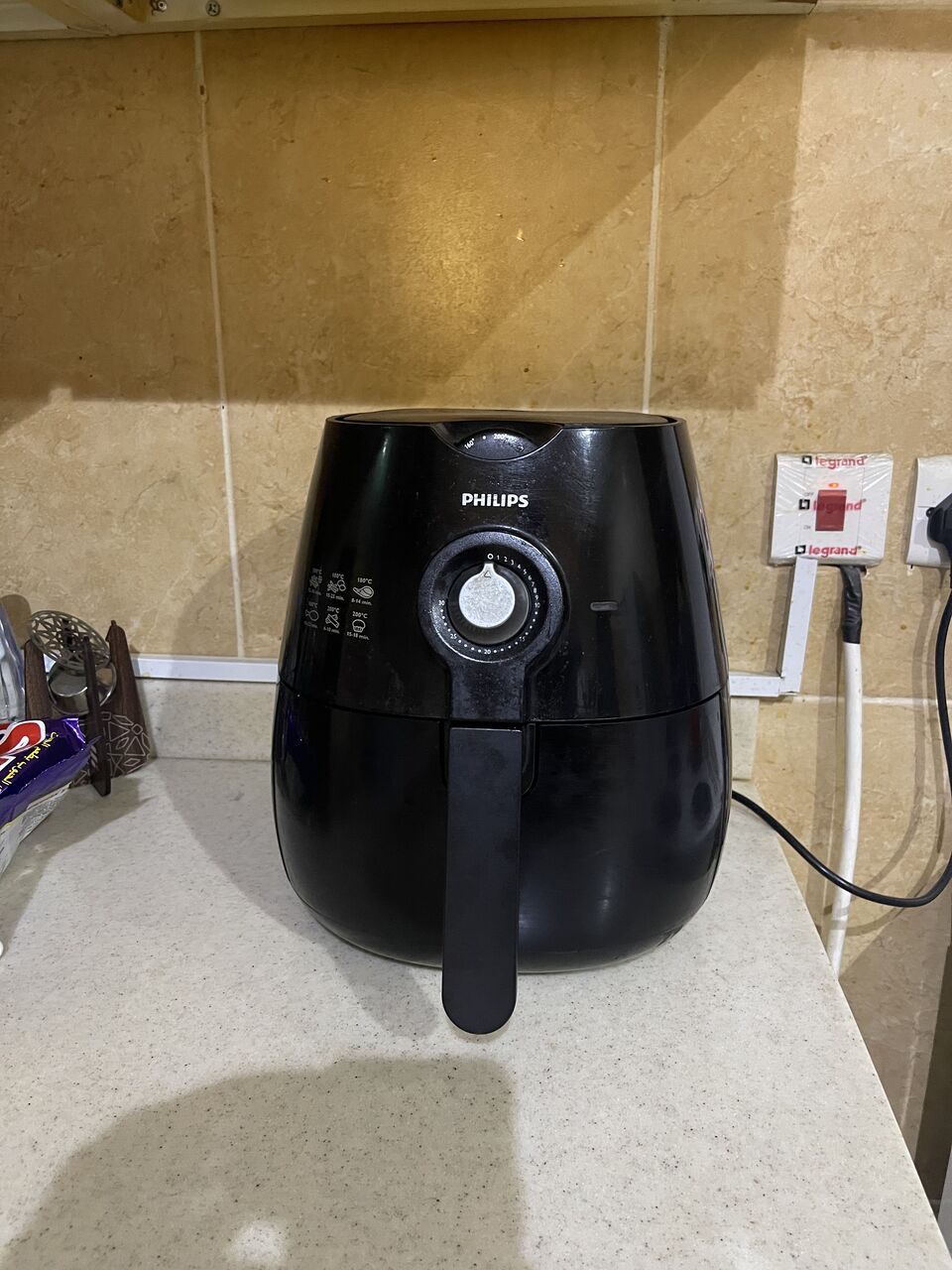 Riyadh, Appliances, SAR 100,  Philips Air Fryer With Manual Temperature And Timer Controls.