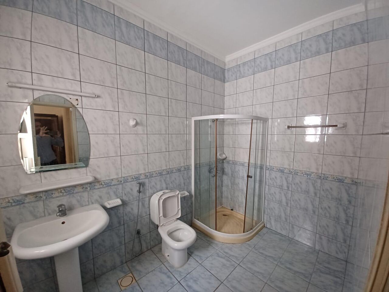 Umm Al Hassam, Apartments, Flats, Houses & Villas, BHD 400/month,  Furnished,  4 BR,  250 Sq. Meter,  A Large Apartment For Rent In Umm Al Hassam, Consisting Of Four Large Rooms, Four Bathroom