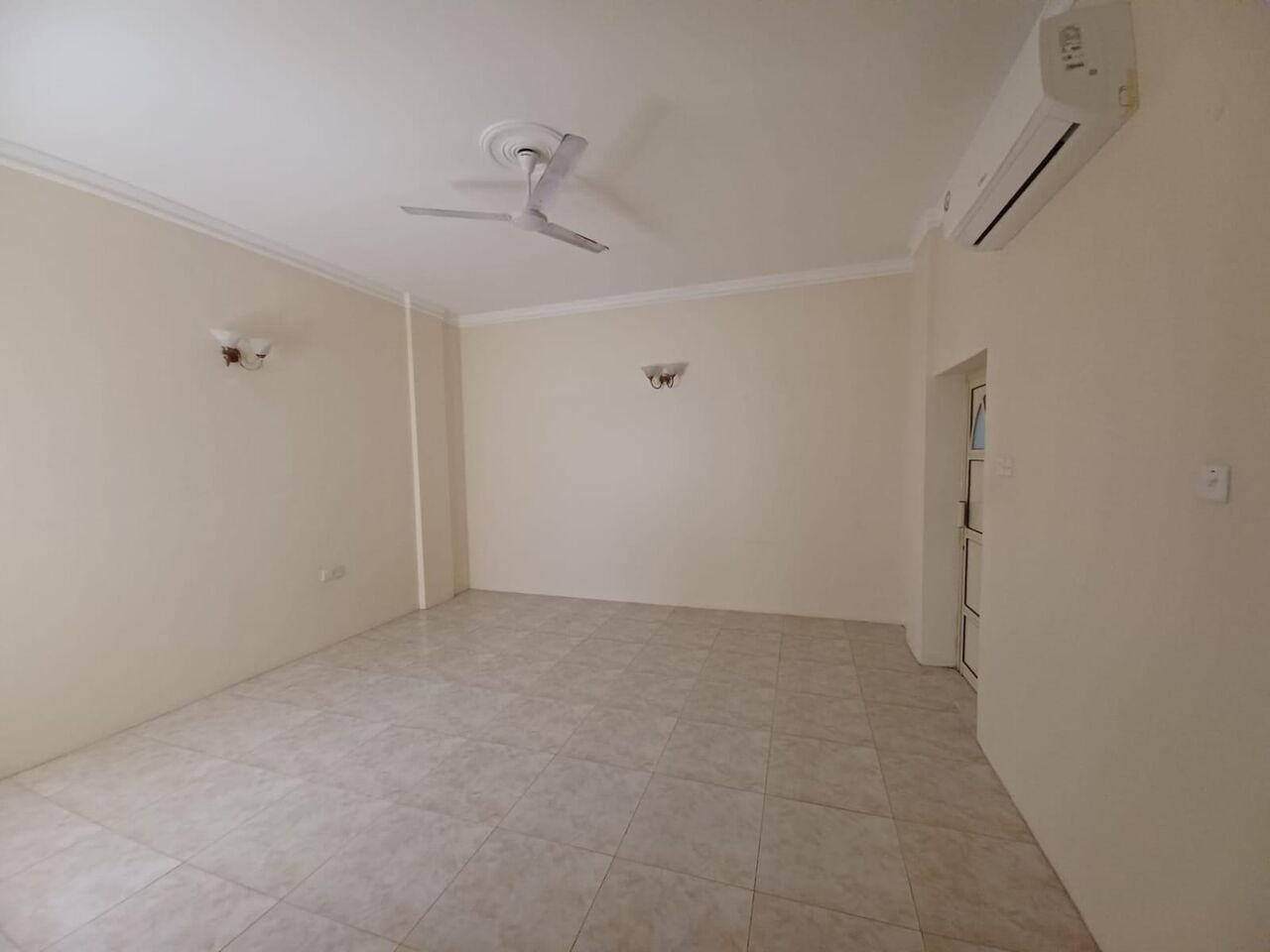 Umm Al Hassam, Apartments, Flats, Houses & Villas, BHD 400/month,  Furnished,  4 BR,  250 Sq. Meter,  A Large Apartment For Rent In Umm Al Hassam, Consisting Of Four Large Rooms, Four Bathroom