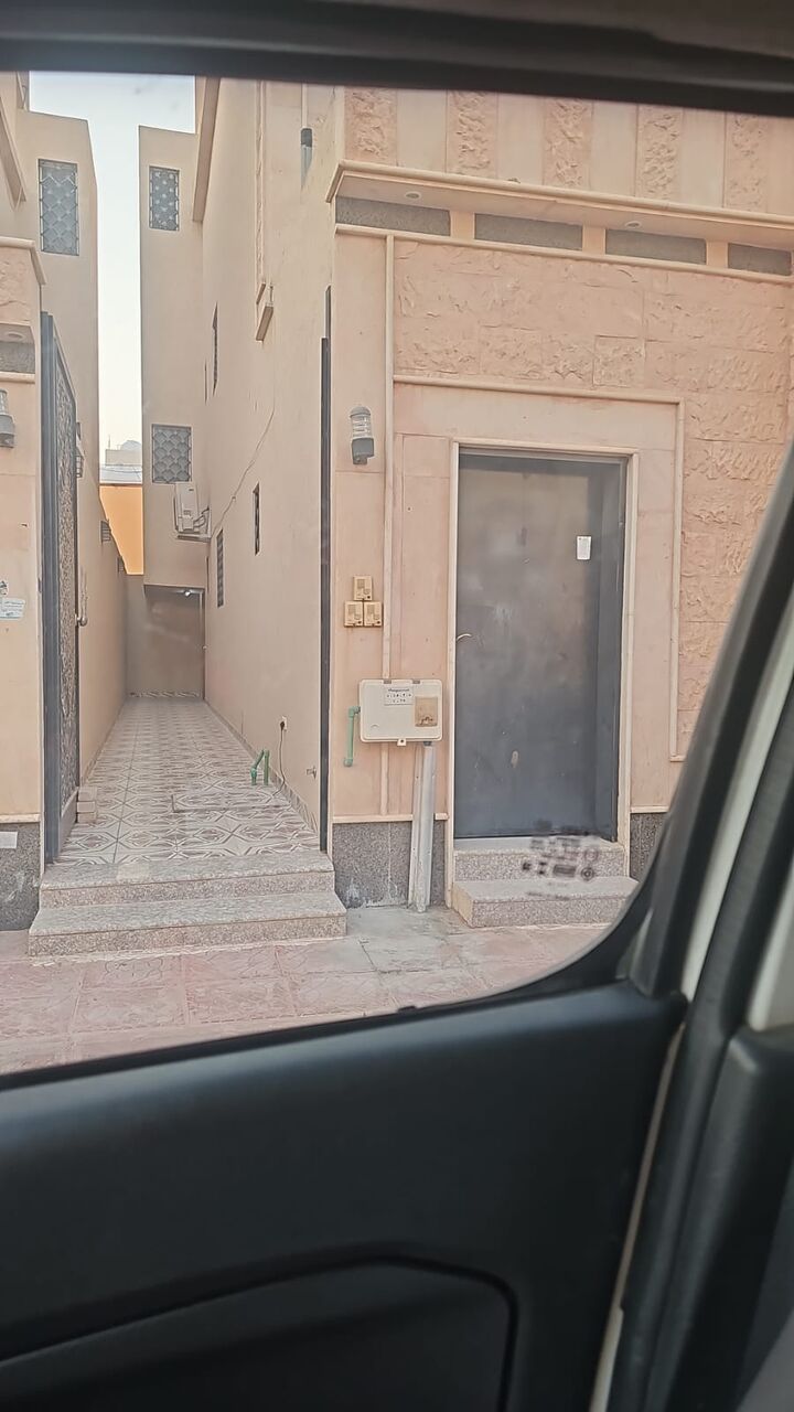 Dhahrat Laban, Apartments, Flats, Houses & Villas, Family Room Available For Rent In Laban