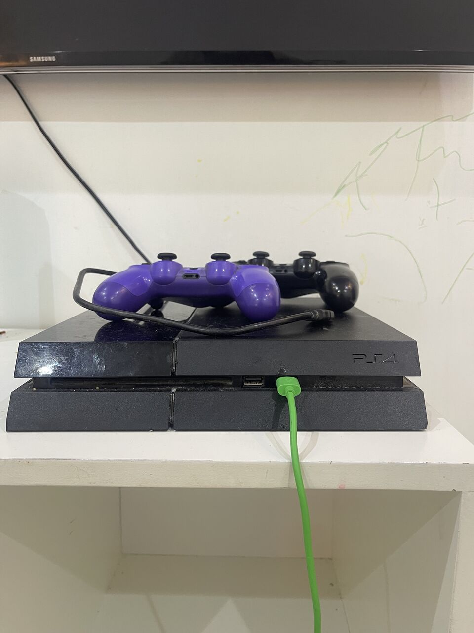 Riyadh, Video Games, SAR 550,  Sony PS4 500GB + 2 Controllers + HDMI Cable