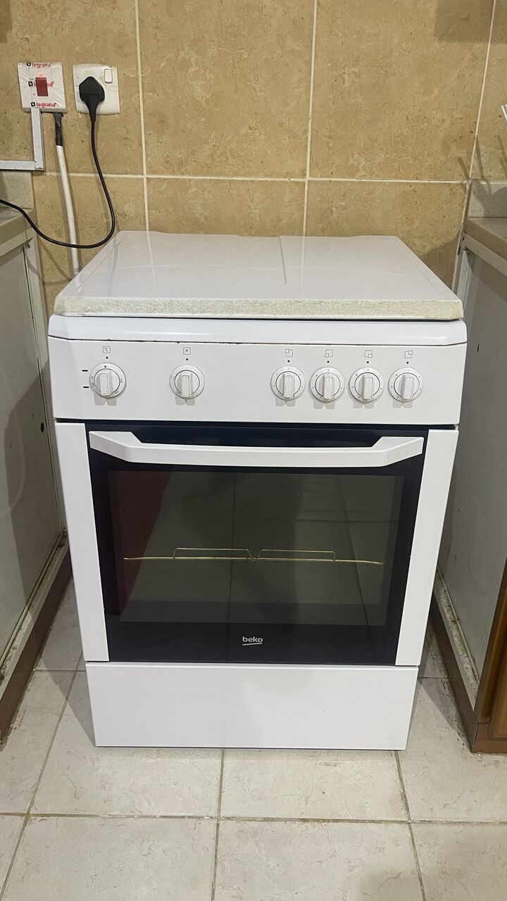 Riyadh, Household Items, SAR 600,  Beko Electric Cooker With Oven &ndash; 4 Hotplates