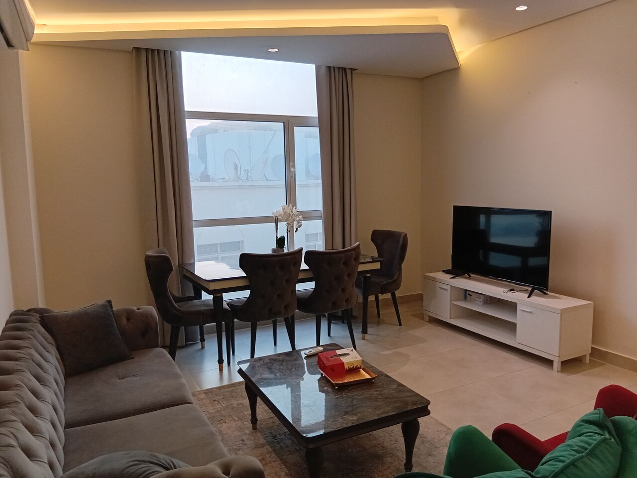 Mahooz, Apartments, Flats, Houses & Villas, BHD 350/month,  2 BR,  Fully-furnished | Mahooz | Car Park | Pool | Gym | Wifi | Security | EWA Limit BD40