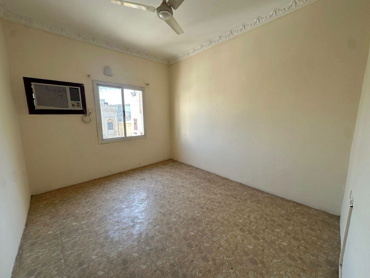 Manama, Apartments, Flats, Houses & Villas, BHD 160/month,  1 BR,  𝐆𝐮𝐝𝐚𝐢𝐛𝐢𝐲𝐚:- 1𝐁𝐇𝐊 𝐅𝐥𝐚𝐭 𝐨𝐧 𝐑𝐞𝐧𝐭 𝐁d 160/- 𝗐