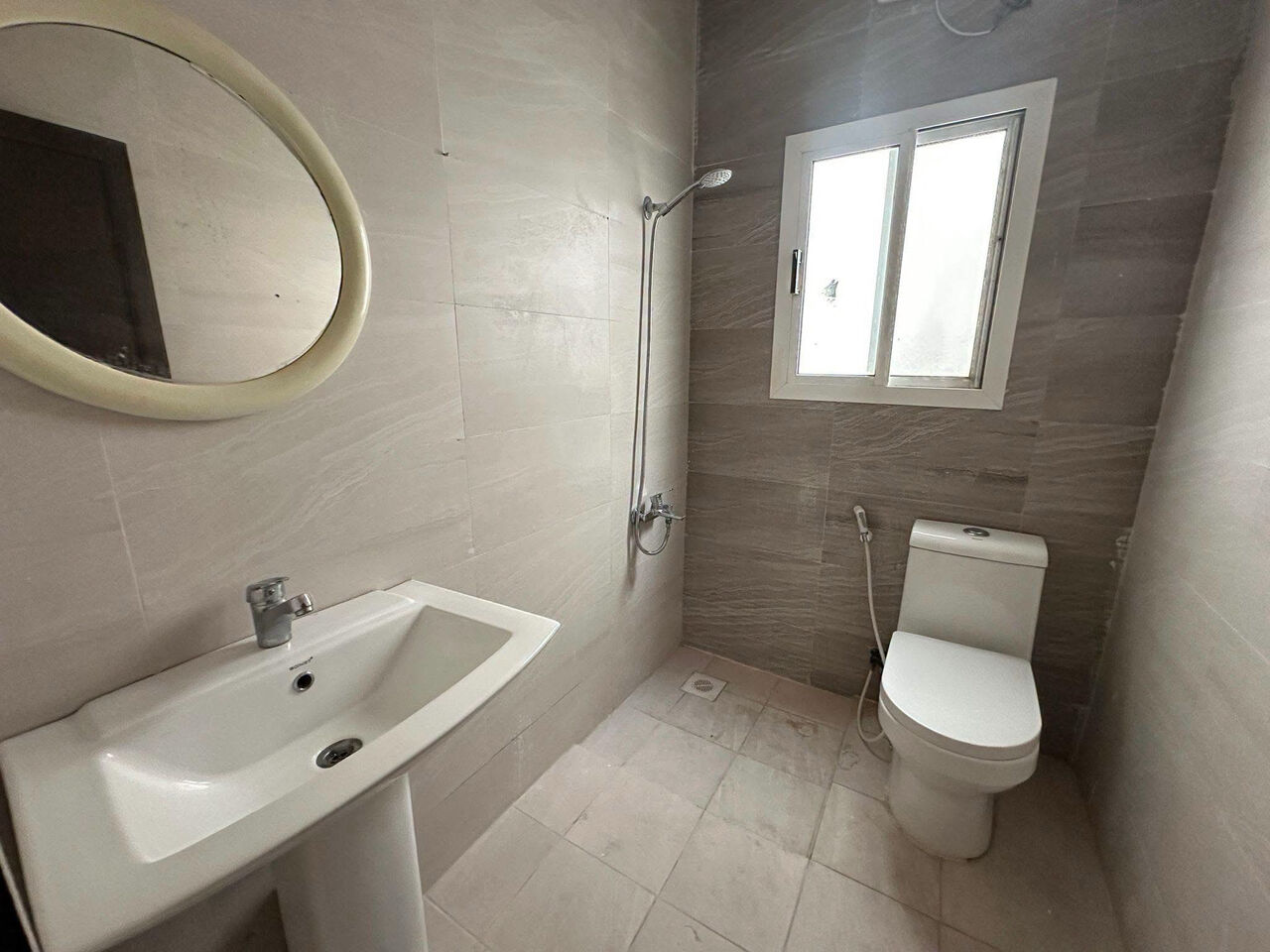 Manama, Apartments, Flats, Houses & Villas, BHD 160/month,  1 BR,  𝐆𝐮𝐝𝐚𝐢𝐛𝐢𝐲𝐚:- 1𝐁𝐇𝐊 𝐅𝐥𝐚𝐭 𝐨𝐧 𝐑𝐞𝐧𝐭 𝐁d 160/- 𝗐