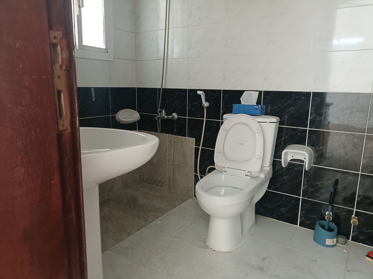 Mahooz, Apartments, Flats, Houses & Villas, BHD 180/month,  2 BR,  130 Sq. Meter,  Unfurnished 2bhk Without Ewa
