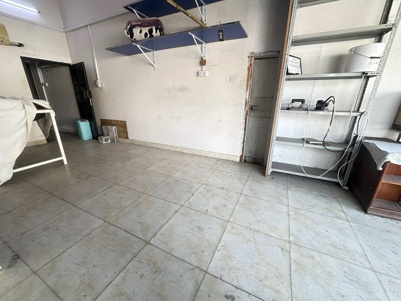 Manama, Shops, BHD 170,  𝐌𝐚𝐡𝐨𝐨𝐳:- 𝐒𝐞𝐦𝐢-𝐅𝐮𝐫𝐧𝐢𝐬𝐡𝐞𝐝 𝐒𝐡𝐨𝐩 𝐅𝐨𝐫 