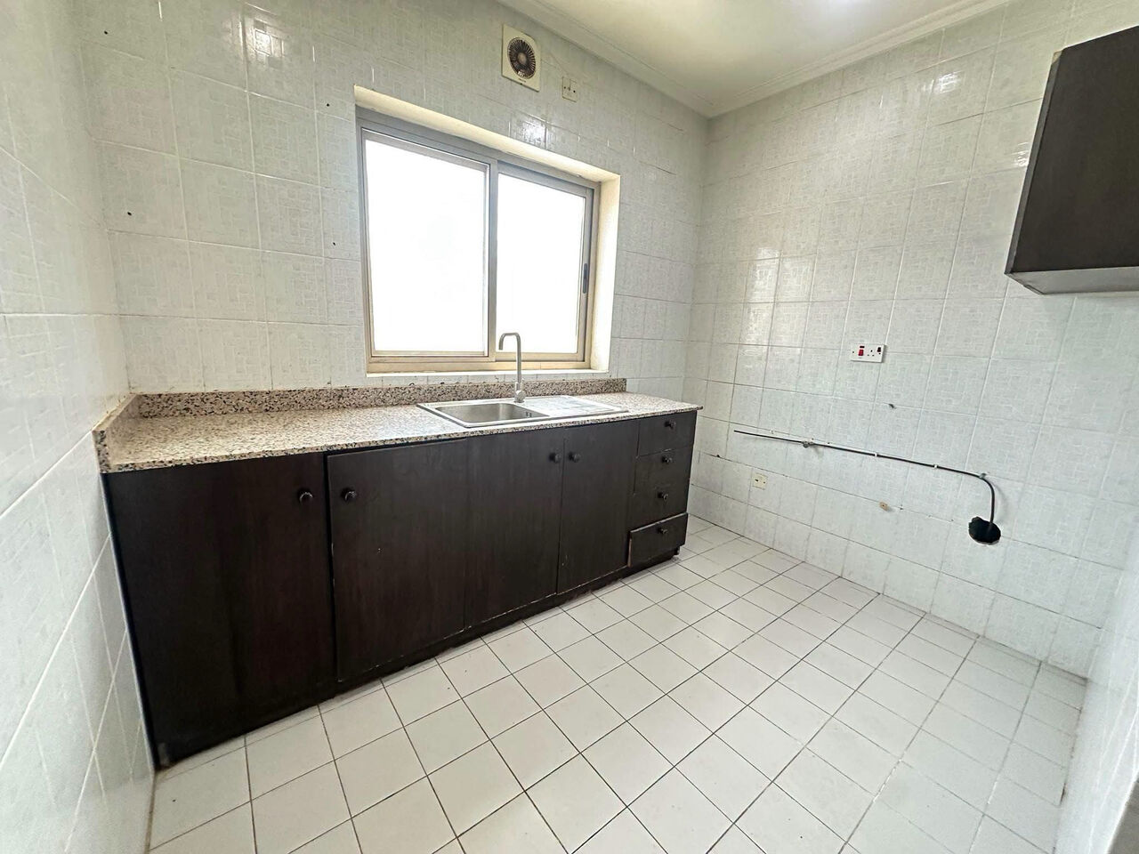 Manama, Apartments, Flats, Houses & Villas, BHD 260/month,  2 BR,  𝐀𝐝𝐥𝐢𝐲𝐚:- 2𝐁𝐇𝐊 𝐒𝐞𝐦𝐢-𝐅𝐮𝐫𝐧𝐢𝐬𝐡𝐞𝐝 𝐅𝐥𝐚