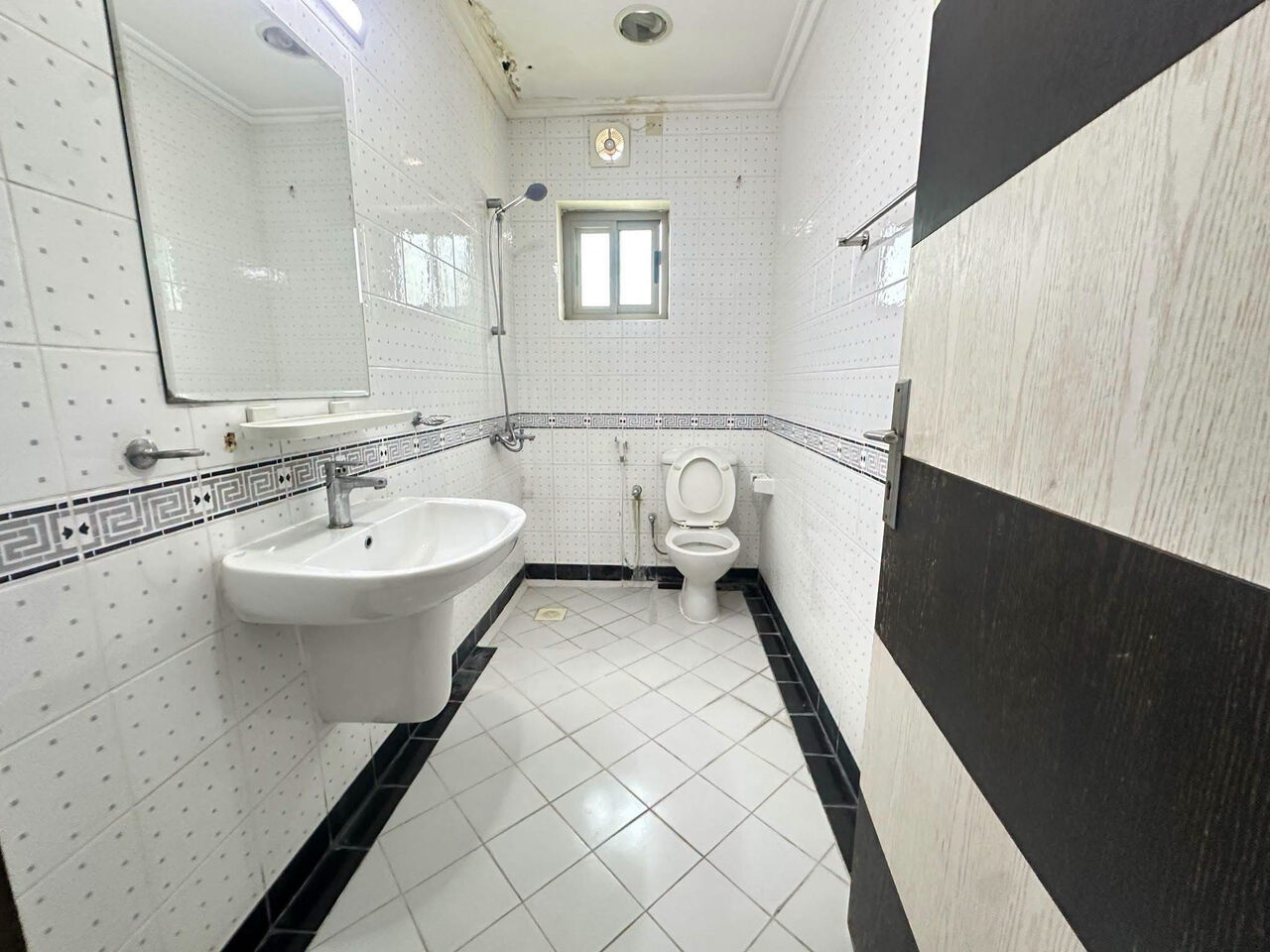 Manama, Apartments, Flats, Houses & Villas, BHD 260/month,  2 BR,  𝐀𝐝𝐥𝐢𝐲𝐚:- 2𝐁𝐇𝐊 𝐒𝐞𝐦𝐢-𝐅𝐮𝐫𝐧𝐢𝐬𝐡𝐞𝐝 𝐅𝐥𝐚