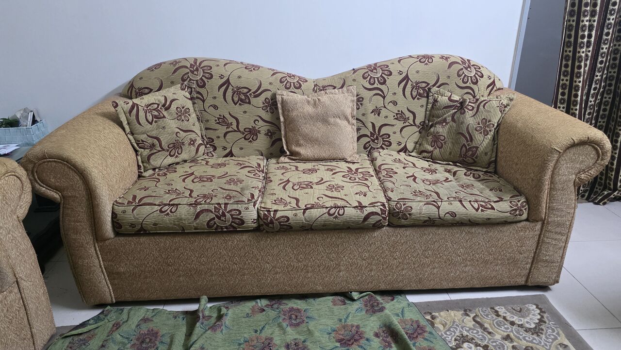 Al Rabwah, Furniture, 7 Seater Sofa - For Free
