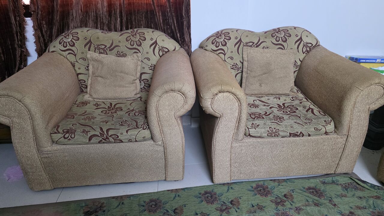 Al Rabwah, Furniture, 7 Seater Sofa - For Free