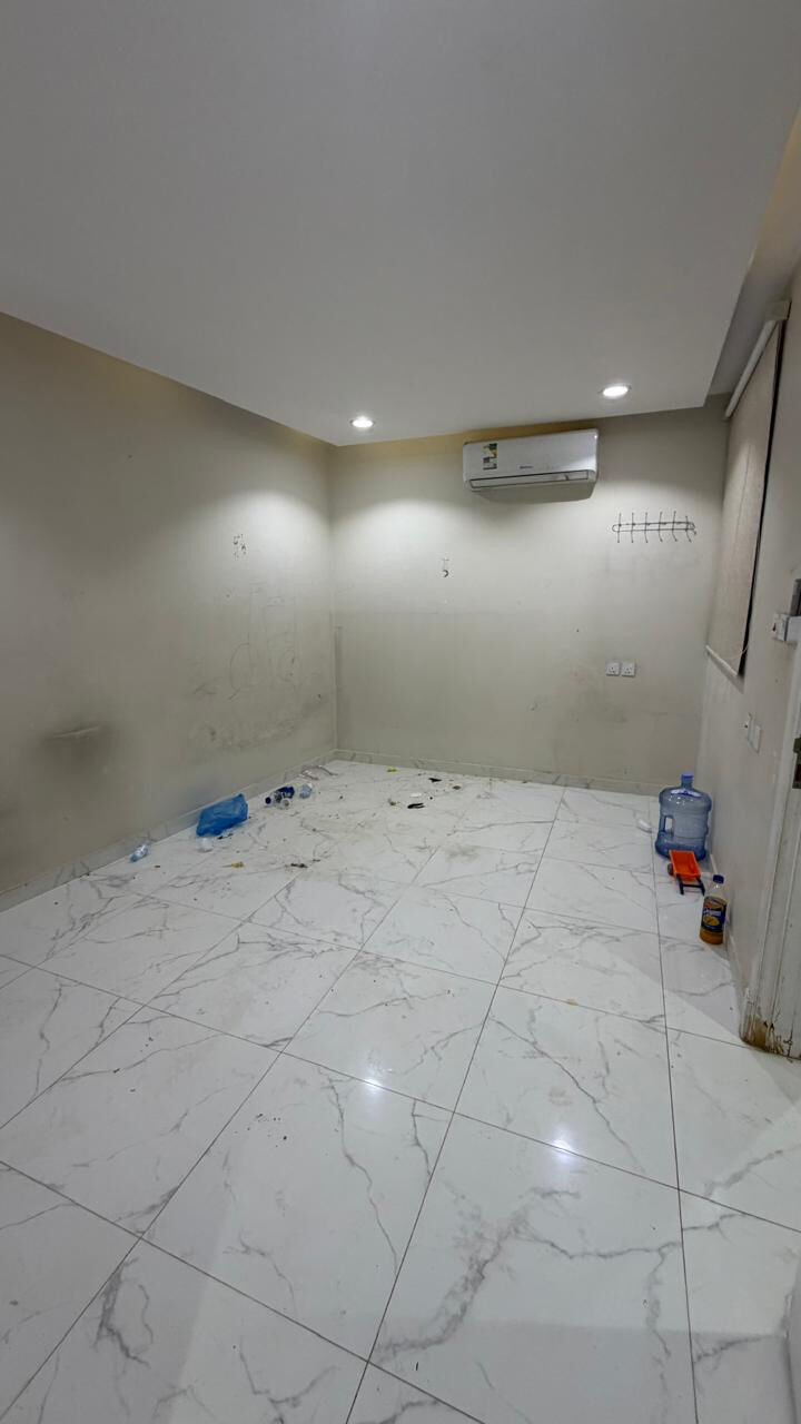 Al Batha, Apartments, Flats, Houses & Villas, SAR 2000/month,  2 BR,  2 BHK Flat (2 Bathroom) New Building On 1st Floor,Parking Available Rent-2000 SAR/Month