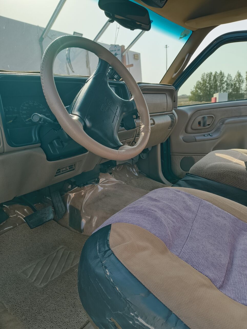 Jeddah, Vehicles, Cars & Trucks , SAR 8500,  GMC Suburban,  1997,  Automatic,  217000 KM,    &ndash; Classic &ndash; Excellent Engine & Gear &ndash; 8,500 SAR