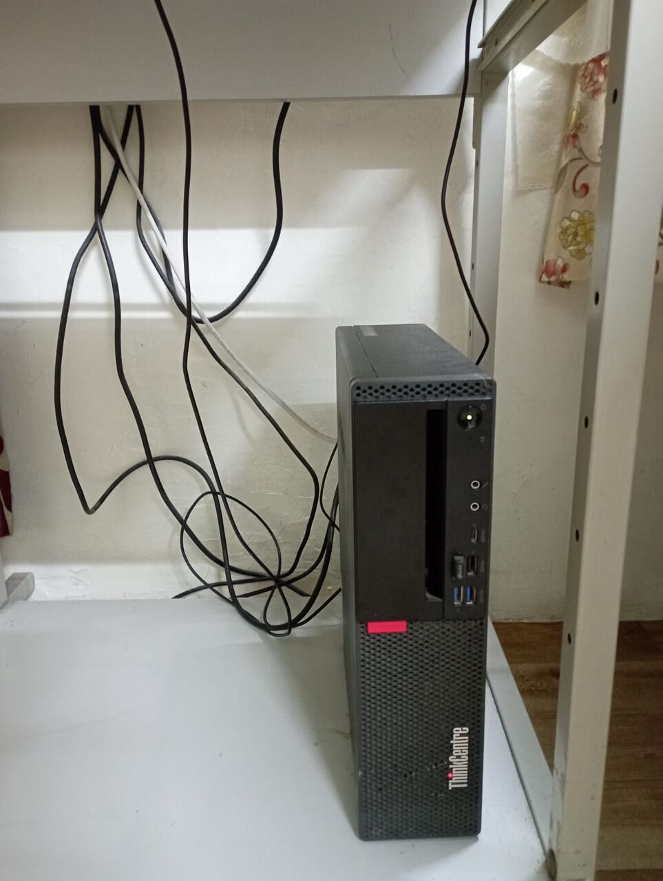 Jubail, Computers, SAR 1000,  Lenovo ThinkVision Desktop 21.5-Inch Monitor, 8GB RAM, HDD 500GB