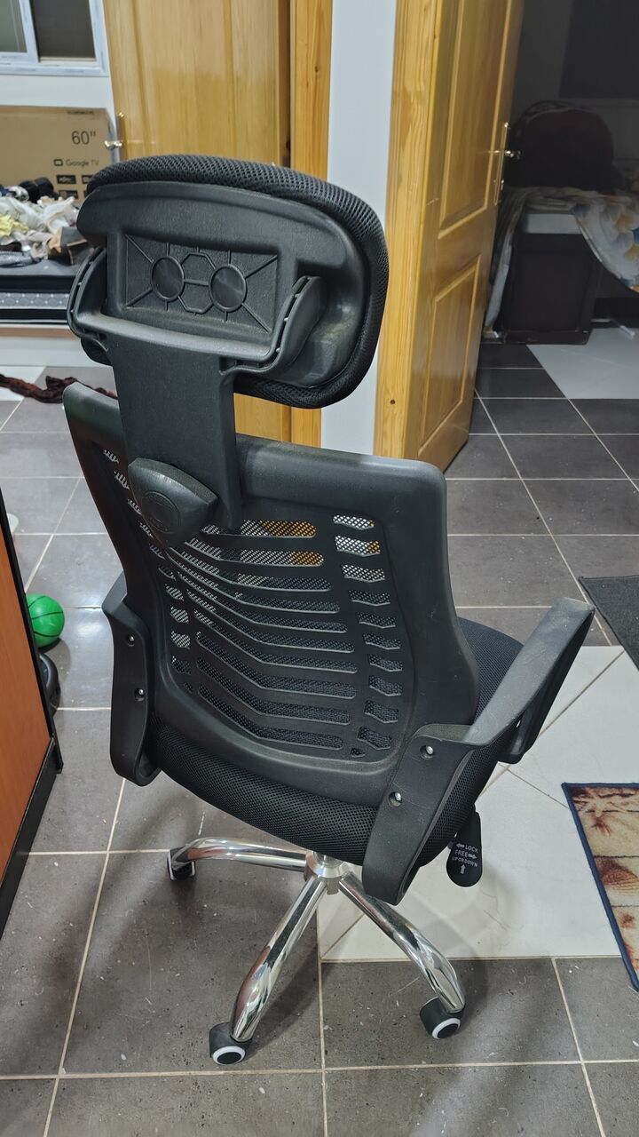 Jubail, Furniture, SAR 120,  High-Back Ergonomic Mesh Office Chair With Headrest (Excellent Condition)