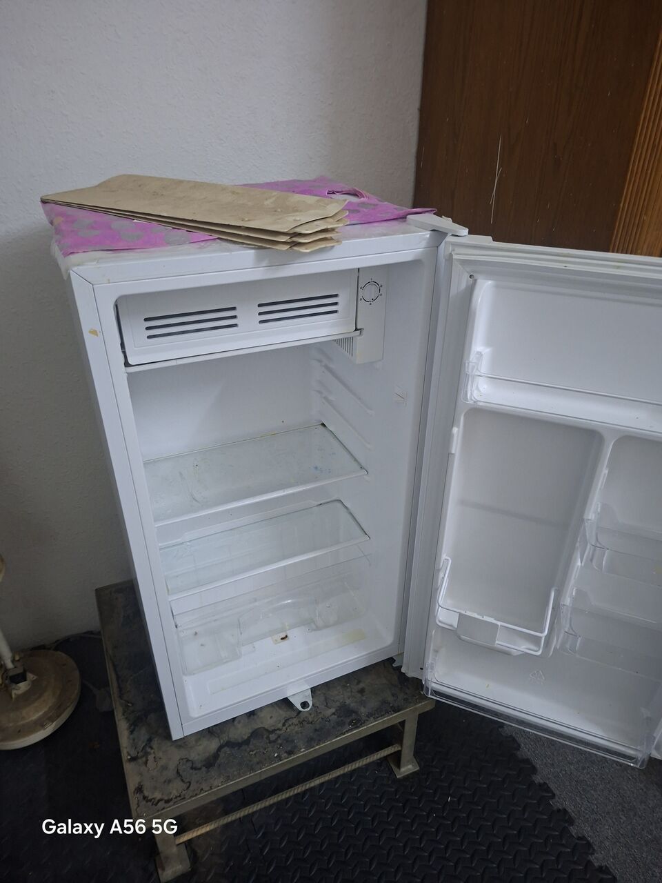 Madinah, Household Items, SAR 1000,  Medium Size Deep Freezer And Small Fridge Excellent Condition