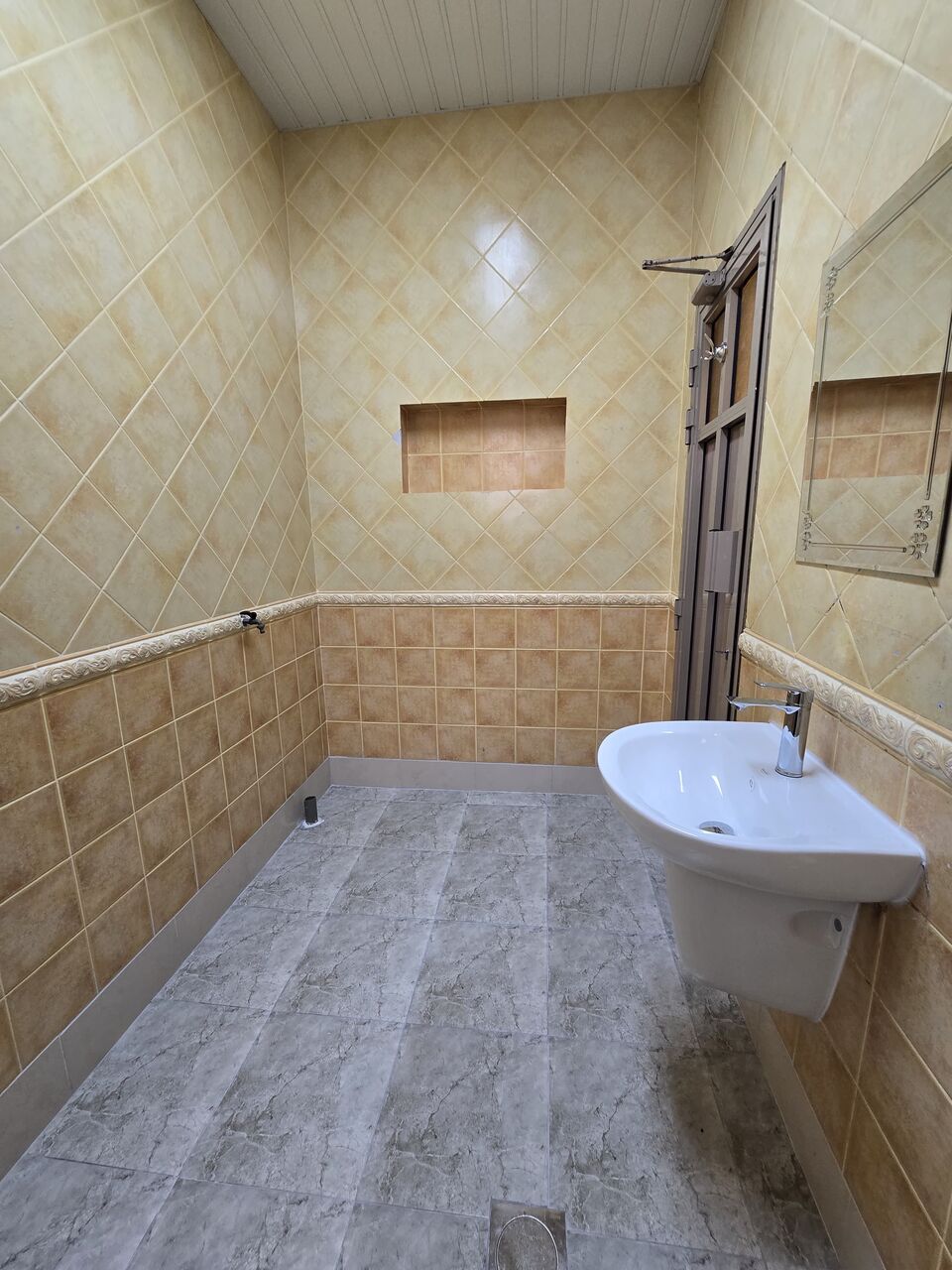 Manama, Apartments, Flats, Houses & Villas, BHD 220/month,  2 BR,  Newly Maintained And Painted Flat For Rent In North Sehla