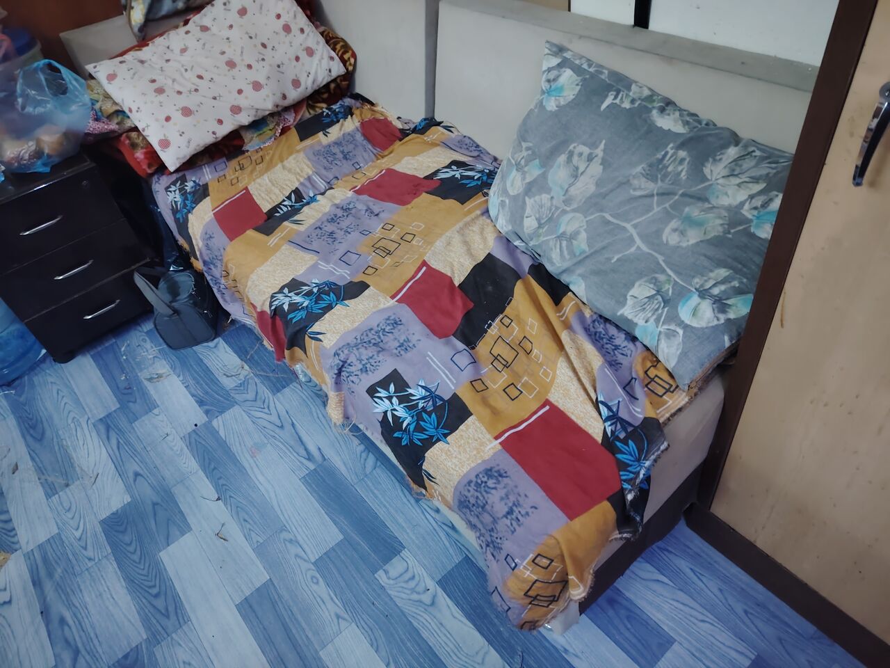 Riyadh, Apartments, Flats, Houses & Villas, SAR 450/month,  1 BR,  300 Sq. Feet,  Bed Space Available Near Batha Walking Distance