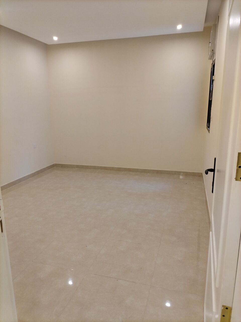 Khobar, Apartments, Flats, Houses & Villas, SAR 22600/year,  2 BR,  Family Apartment For Rent (Two Rooms, Two Bathrooms, Air-conditioned Kitchen, Split Passen