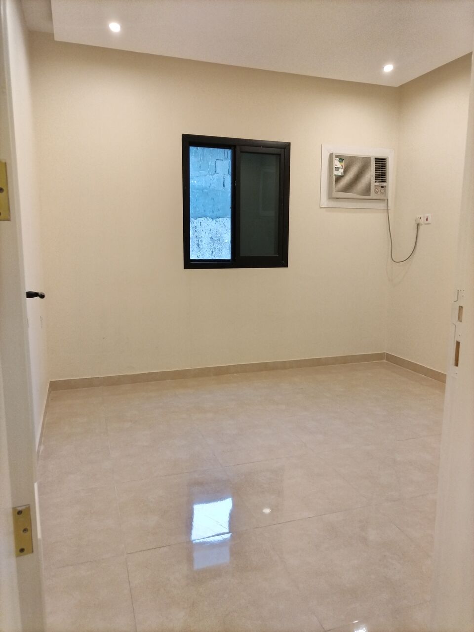 Khobar, Apartments, Flats, Houses & Villas, SAR 22600/year,  2 BR,  Family Apartment For Rent (Two Rooms, Two Bathrooms, Air-conditioned Kitchen, Split Passen