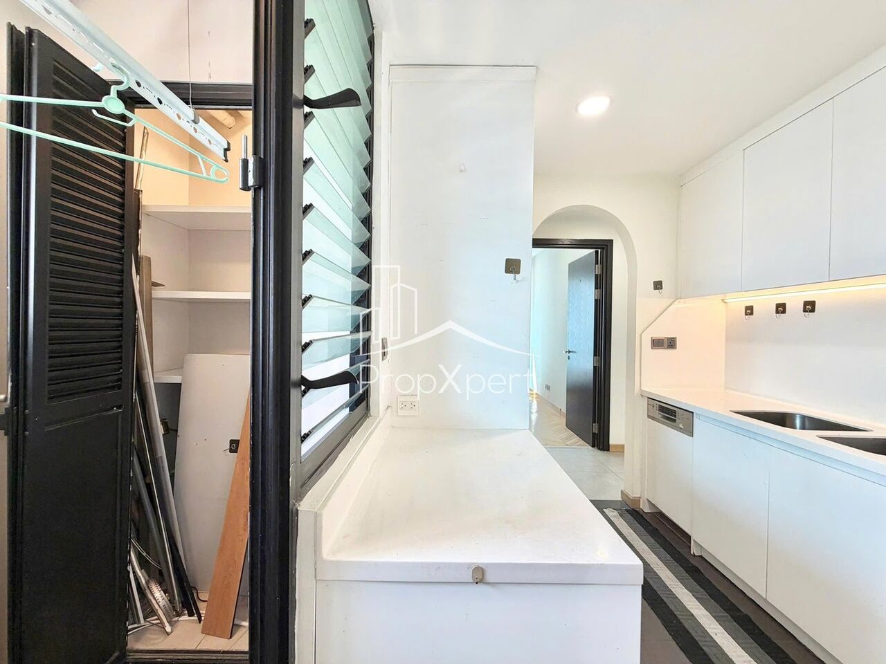 Ho Chi Minh City, Apartments, Flats, Houses & Villas, VND 35000000/month,  Furnished,  3 BR,  107 Sq. Meter,  Rare Find | FOR RENT | 3 Bedroom Apartment | Feliz En Vista | 107sqm