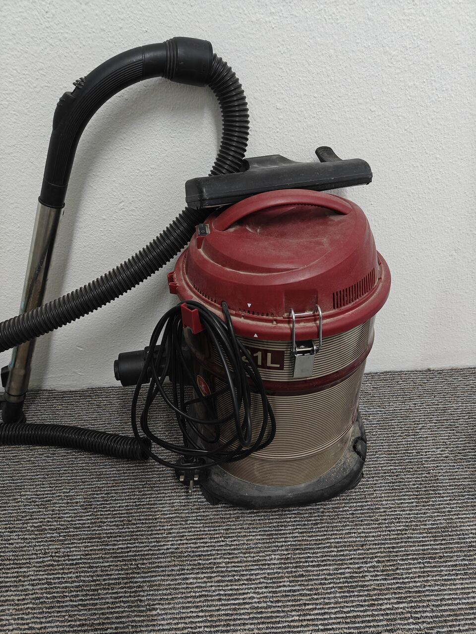 Al Rawdah, Items Wanted, Vacuum Cleaner For Sale