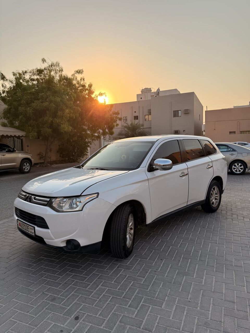 Galali, Vehicles, Cars & Trucks , BHD 2300,  Mitsubishi Outlander,  2014,  Automatic,  164250 KM,  Outlander  - No Maintenance Required - Well Maintained