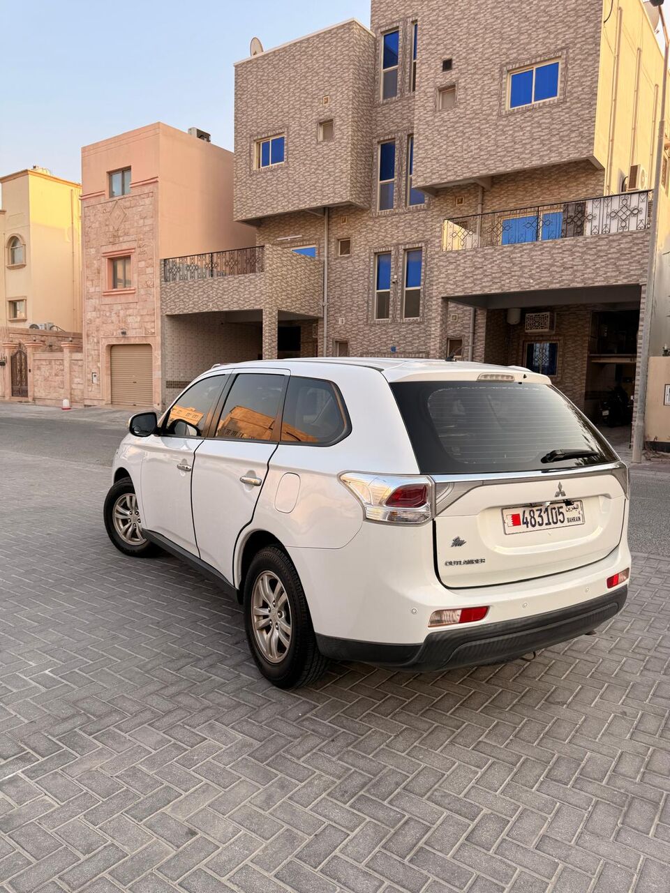 Galali, Vehicles, Cars & Trucks , BHD 2300,  Mitsubishi Outlander,  2014,  Automatic,  164250 KM,  Outlander  - No Maintenance Required - Well Maintained