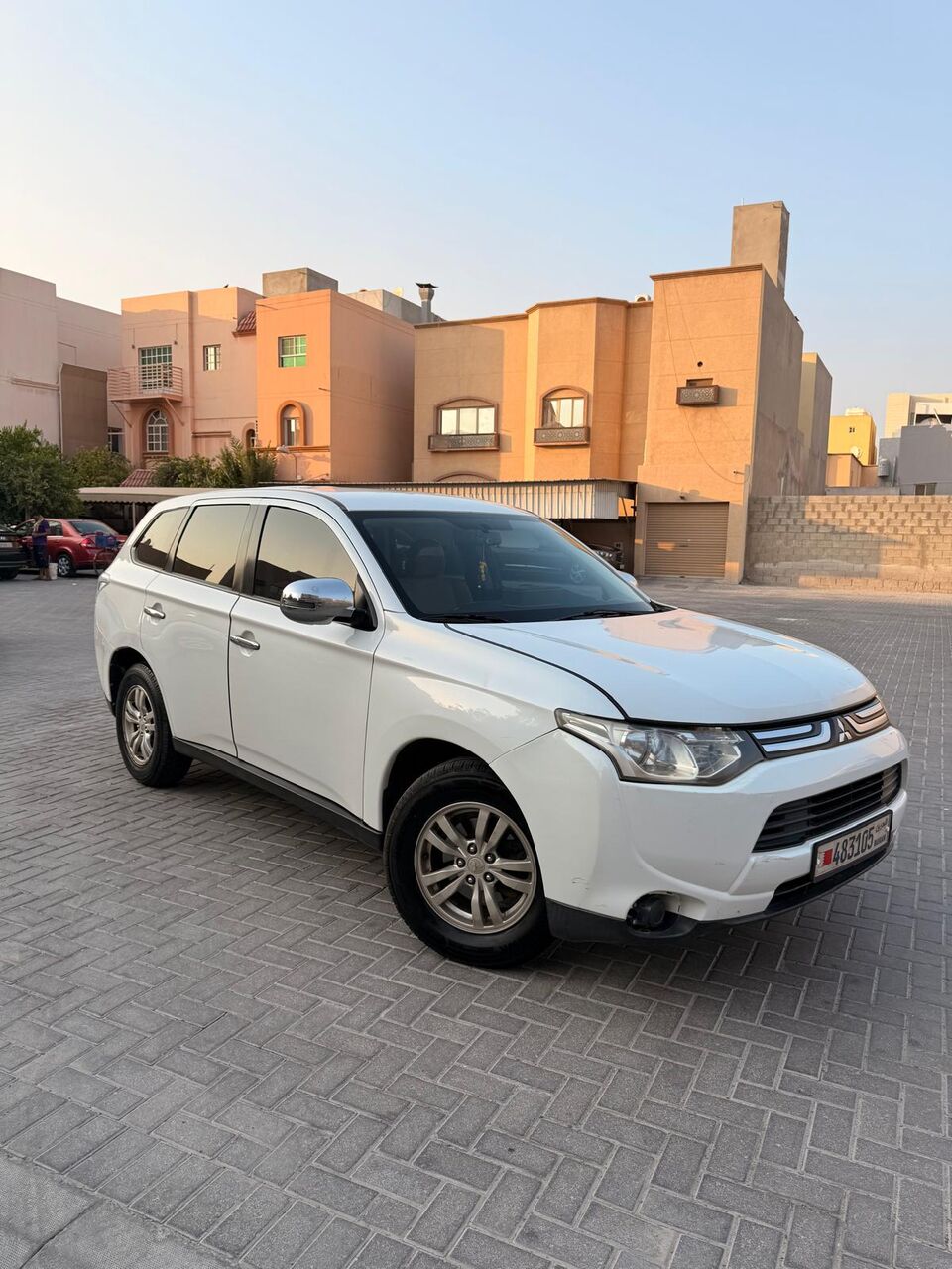 Galali, Vehicles, Cars & Trucks , BHD 2300,  Mitsubishi Outlander,  2014,  Automatic,  164250 KM,  Outlander  - No Maintenance Required - Well Maintained