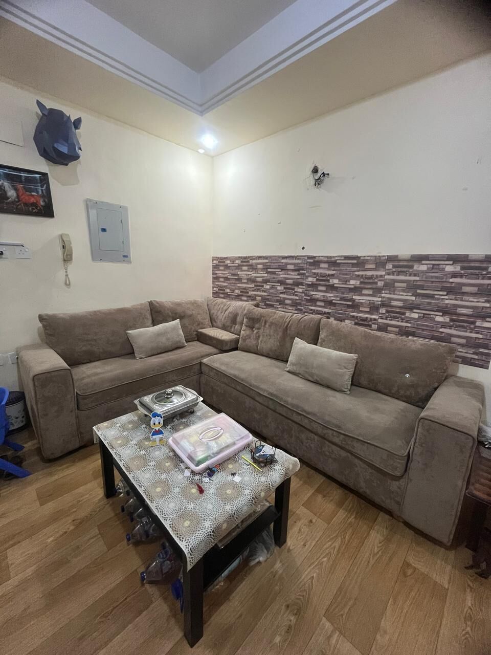Jeddah, Furniture, SAR 700,  Sofa Set (8-9 Seating, Fabric, Good Condition)