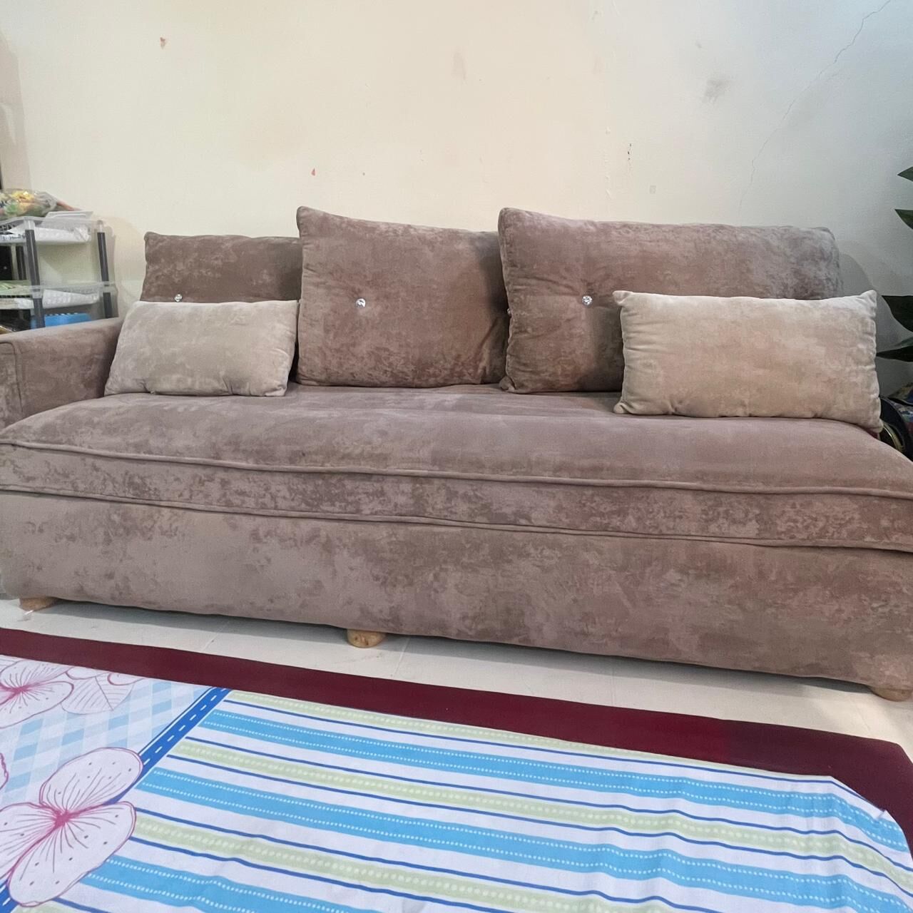 Jeddah, Furniture, SAR 700,  Sofa Set (8-9 Seating, Fabric, Good Condition)
