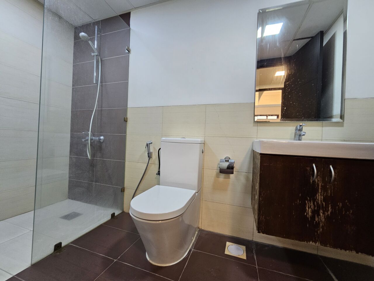 Hidd, Apartments, Flats, Houses & Villas, BHD 230/year,  2 BR,  Al Hidd City / High End Apartment For Rent With Air Conditioning Including Electricity Wit