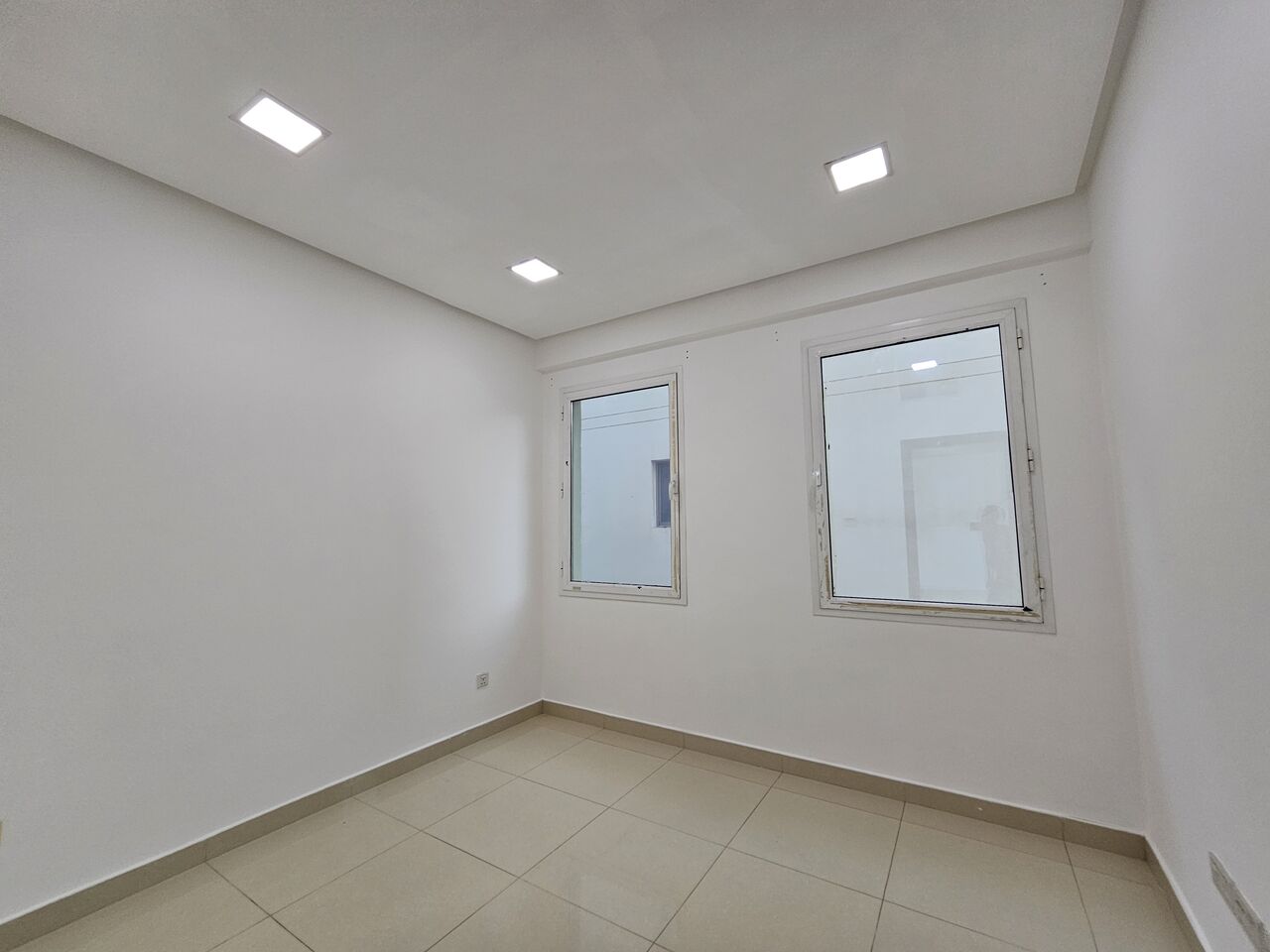 Hidd, Apartments, Flats, Houses & Villas, BHD 180/year,  1 BR,  Al Hidd City/High-end Apartment For Rent With Air Conditioning Including Electric Limits