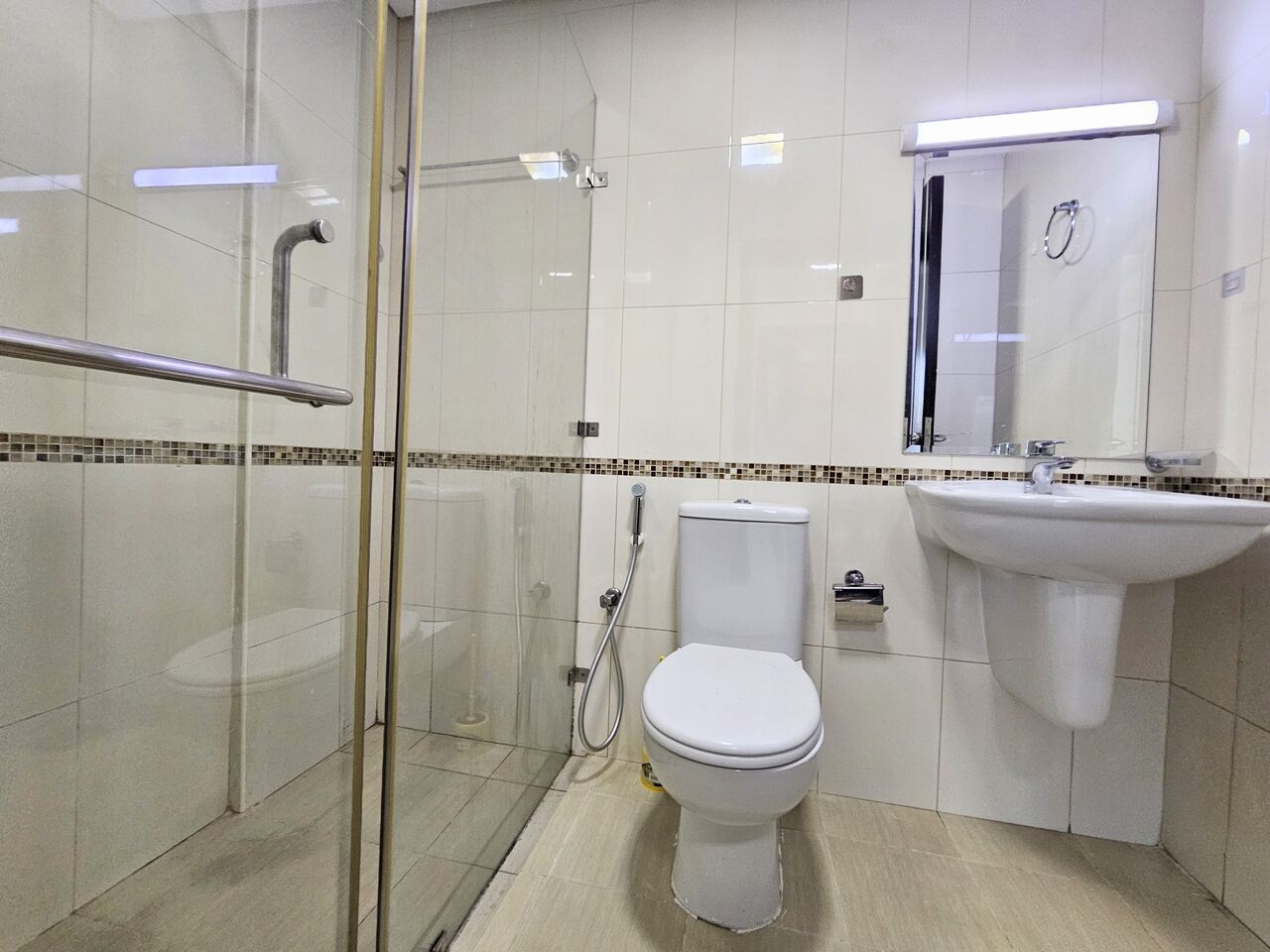 Hidd, Apartments, Flats, Houses & Villas, BHD 180/year,  1 BR,  Al Hidd City/High-end Apartment For Rent With Air Conditioning Including Electric Limits